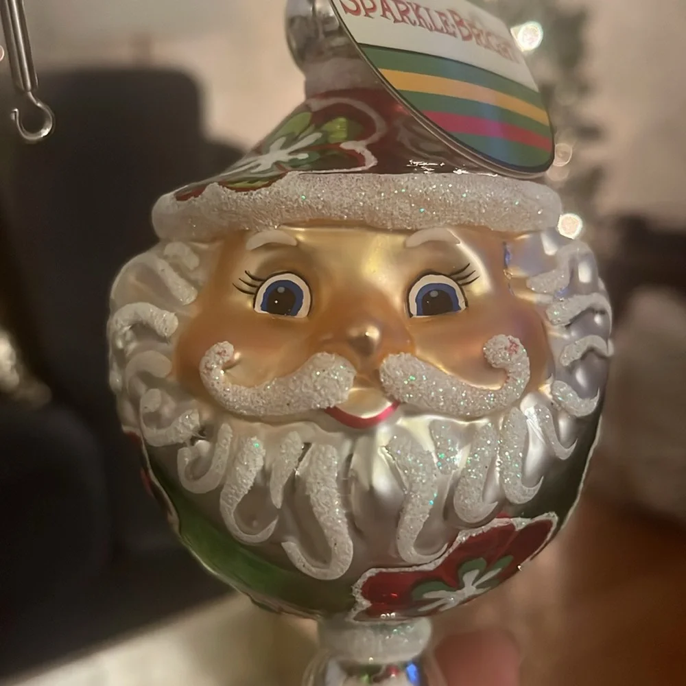 Santa Ornament with darling face! 🎅🏼 - Picture 7 of 7